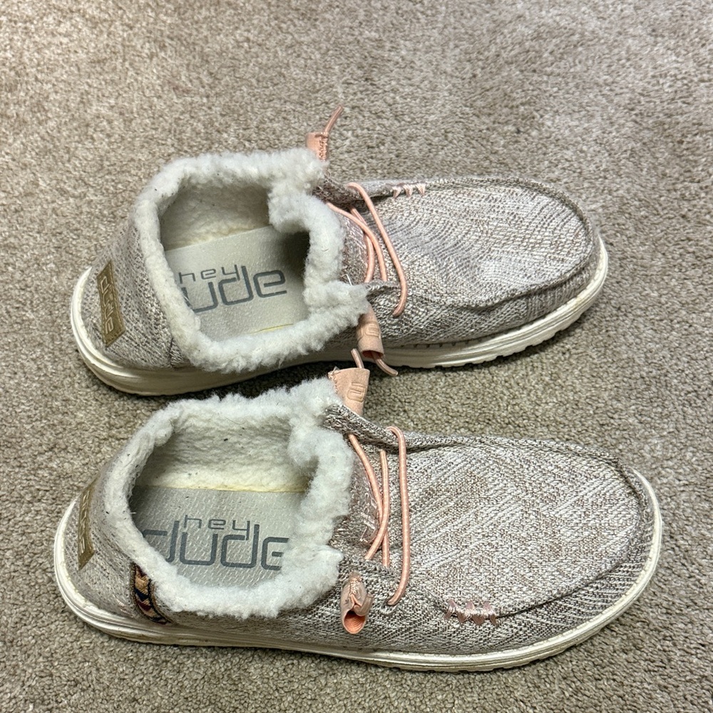 Hey Dude Women's Pink and Cream Fleece-Lined Loafers